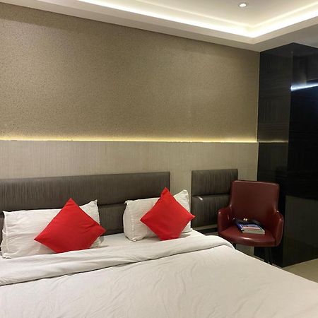 Hotel Royal Cottage 칸푸르 외부 사진