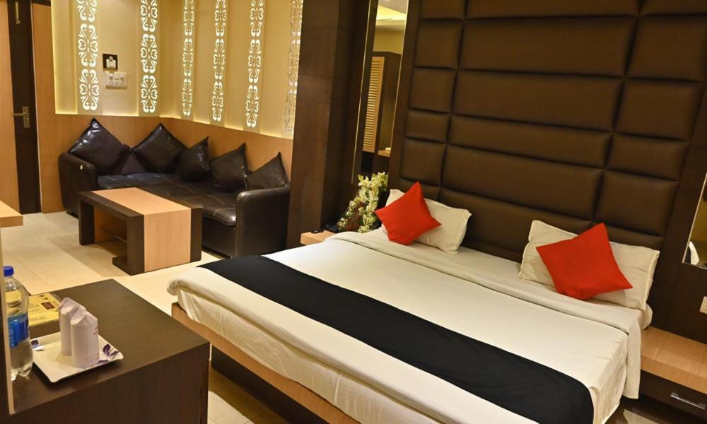 Hotel Royal Cottage 칸푸르 외부 사진