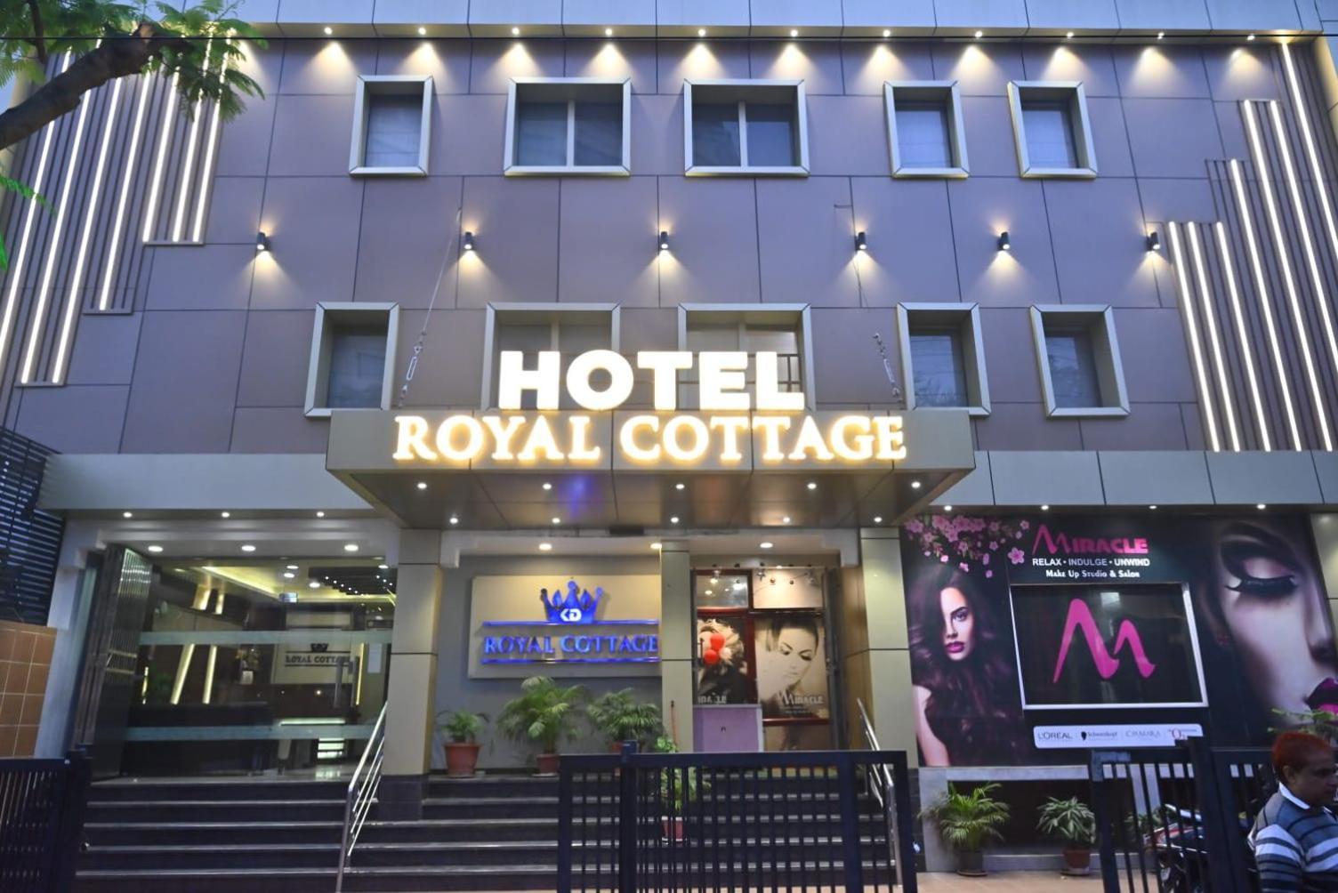 Hotel Royal Cottage 칸푸르 외부 사진