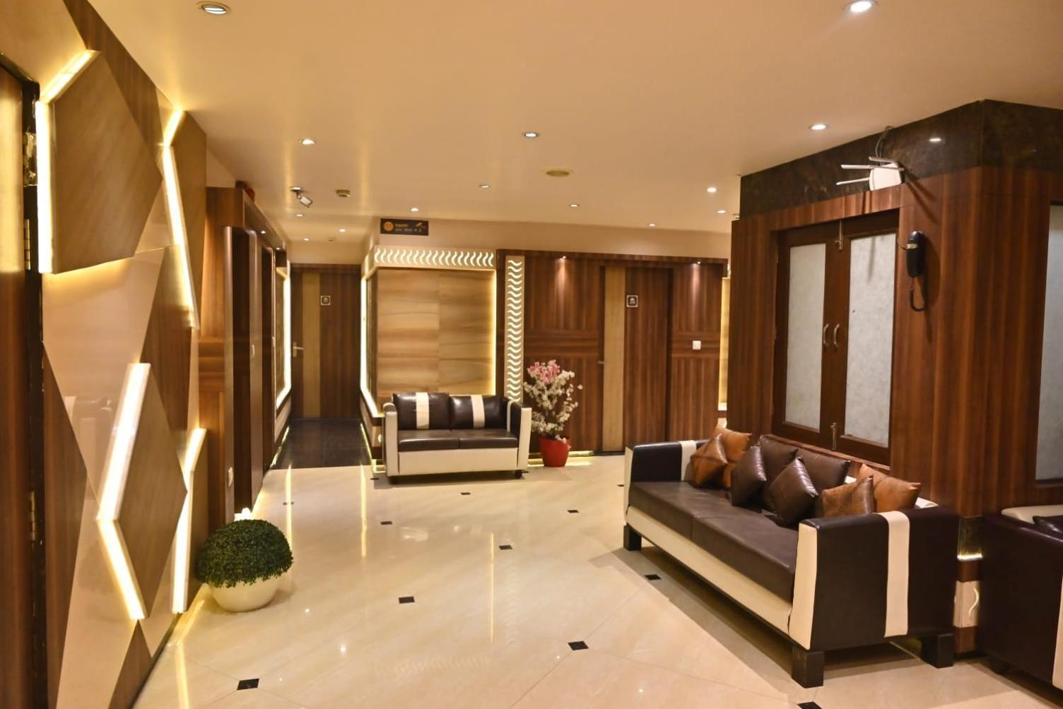 Hotel Royal Cottage 칸푸르 외부 사진